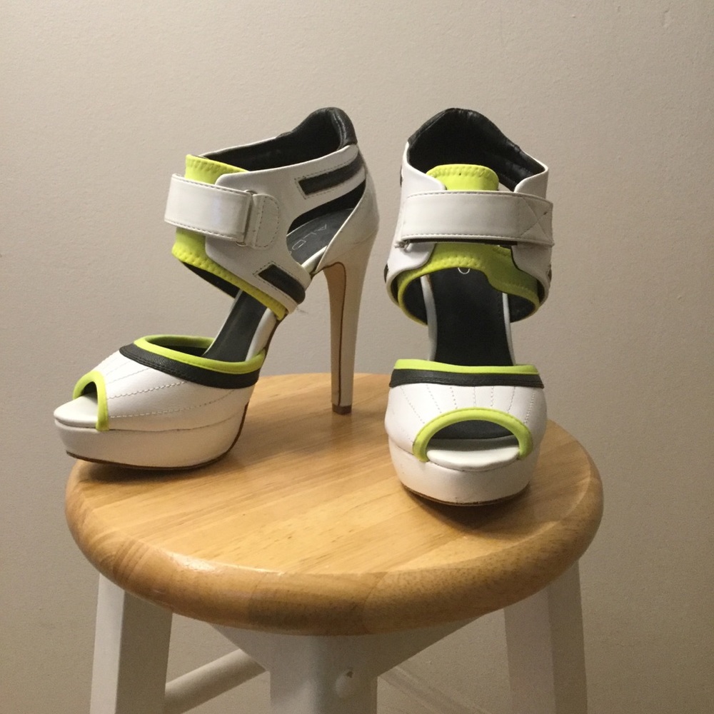 Aldo white/neon yellow peep-toe heels - size 6.5